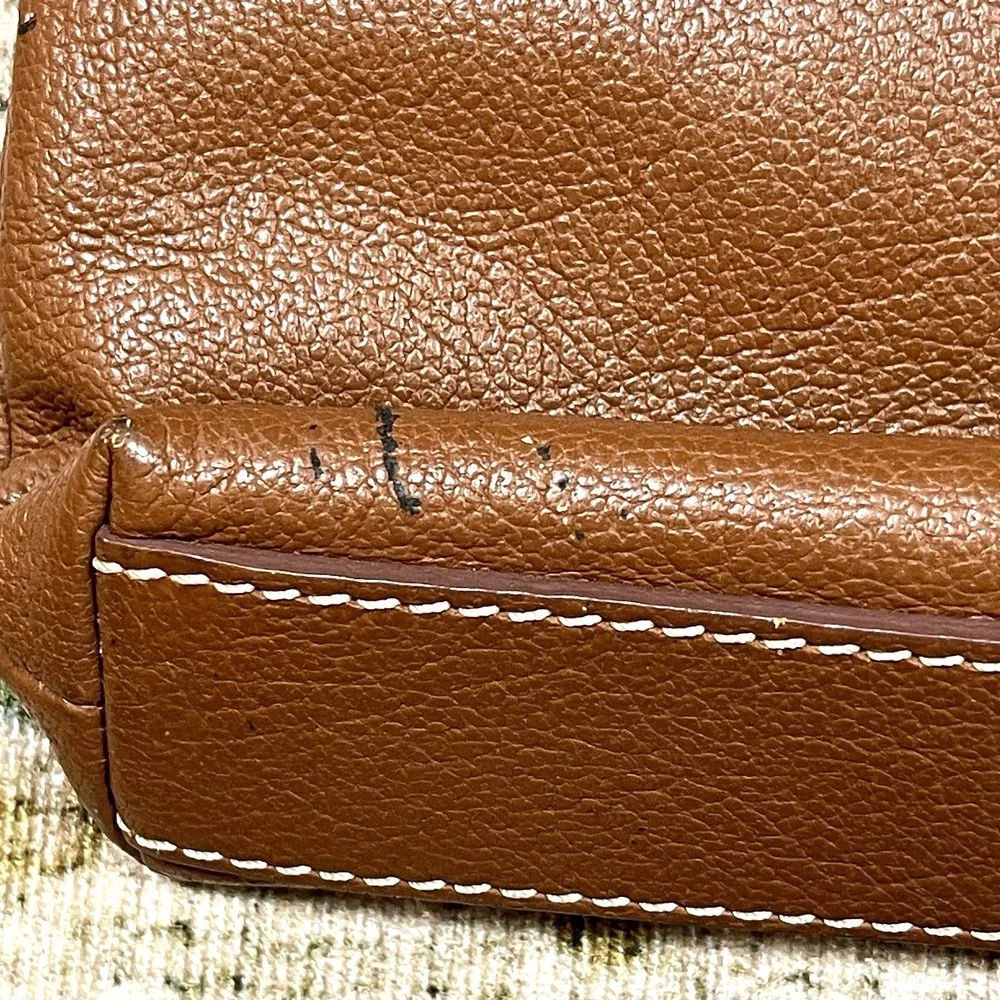 Dooney‎ and Bourke 1975 Pebble Grain Leather Crossbody Shoulder Bag Brown